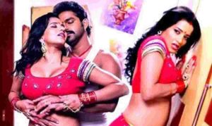 Bhojpuri Hot मोनालिसा और पवन सिंह ने अपने रोमांस से मचा दिया तहलका रोमांस की वीडियो देख हिल उठा इंटरनेट