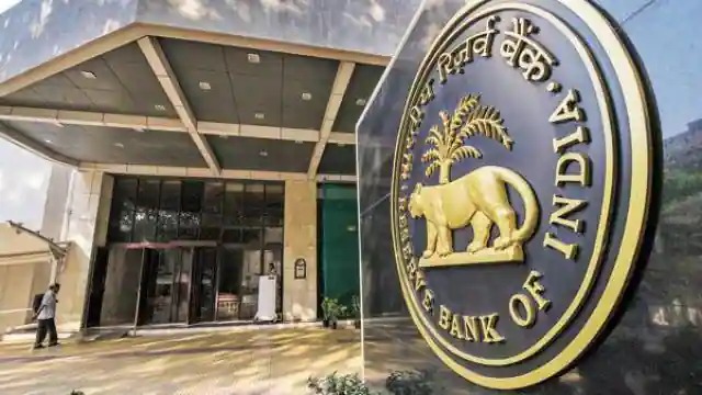 Rbi Loan आरबीआई ने दी यूजर्स को बड़ी खुशखबरी अब लोन लेने वालो की लगी लॉटरी पड़े पूरी खबर 
