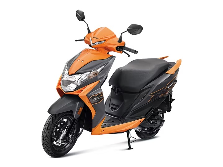 Honda Dio होंडा डीओ ने जबरदस्त लुक के साथ सड़को पर मचाया धमाल और तगड़े फीचर्स से करेगी सबका पत्ता साफ 