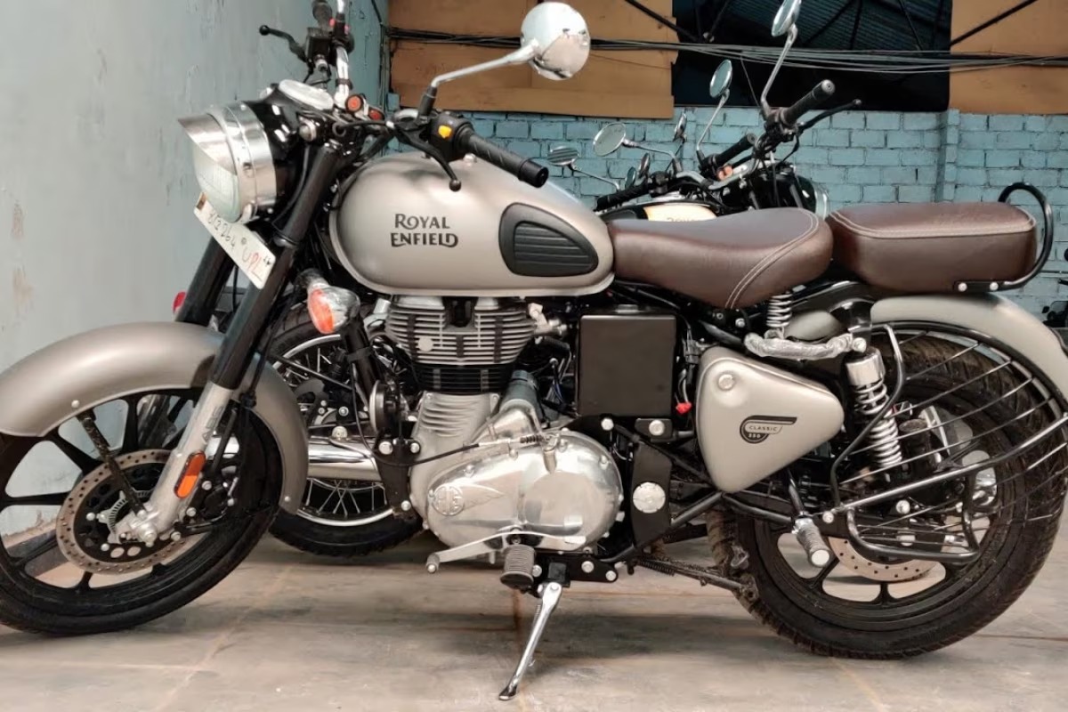 New Royal Enfield Classic 350 मार्केट में रुतबा जमाने आई है रॉयल इंफिल्डा की नई बुलेट और धांसू लुक और शक्तिशाली इंजन के साथ देखे माइलेज 