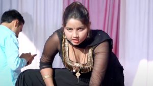 Sunita Baby काले सूट पहन सुनीता बेबी ने किया स्टेज तोड़ डांस हॉट जवानी देख झूम उठे लोग&nbsp;
