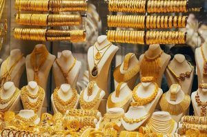 Gold Price Today अब सुबह होते ही सोने के डैम हुए धड़ाम और 10 ग्राम का भाव सुनकर मची लोगो की भगदड़
