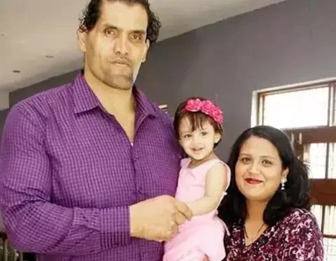 Khali Ki Hot Biwi  हुस्न की परी लगती है पहलवान खली की पत्नी और हॉटनेस और फिटनेस में देती है ऐश्वर्या को टक्कर