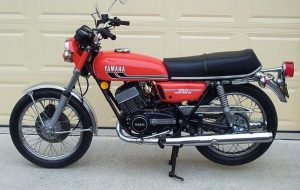  Yamaha RD350 royal Enfield की पुंगी बजाने आई Yamaha की ये दमदार बाइक पावरफुल इंजन और कंटाप लुक से बनाएगी अपना रुतबा&nbsp;
