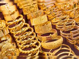 Gold Price Today: आसमान से जमीन पर गिरे सोने के भाव 10 ग्राम का रेट सुनकर हजारो में लगी भीड़&nbsp;