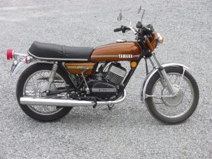  Yamaha RD350 royal Enfield की पुंगी बजाने आई Yamaha की ये दमदार बाइक पावरफुल इंजन और कंटाप लुक से बनाएगी अपना रुतबा&nbsp;