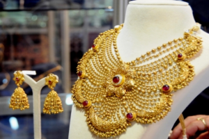 Gold Price Update&nbsp;सोने के भाव सातवे आसमान से हुए धड़ाम  22 कैरेट वाला गोल्ड ख़रीदे मात्र इतने में जाने सबकुछ&nbsp;