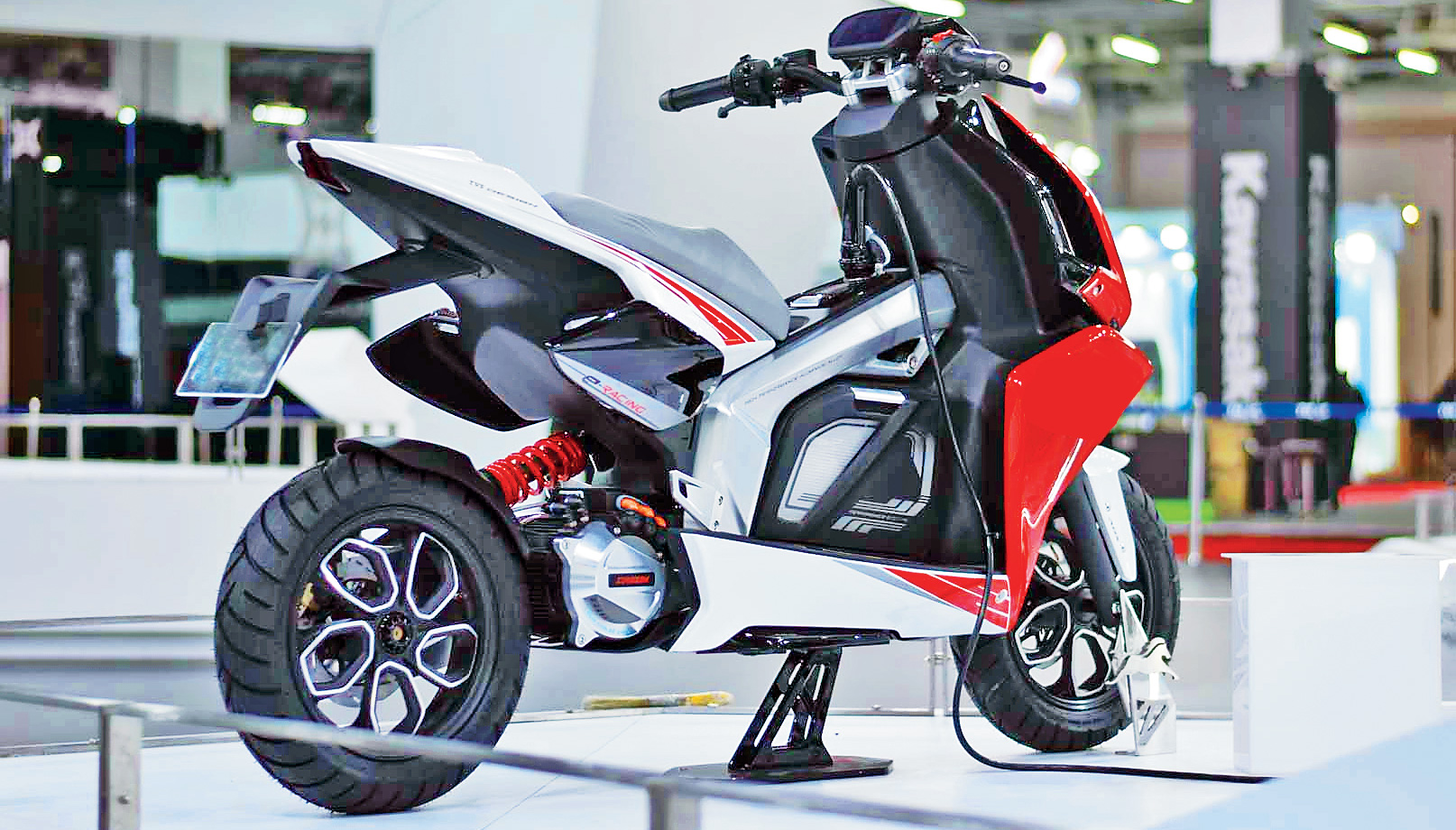 IME Rapid Electric Scooter: लड़कियों को इंप्रेस करने आई नई Electric स्कूटर, डेशिंग लुक के साथ मचाएंगी तहलका 