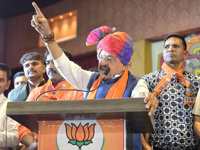 MP Election 2023: विधानसभा चुनाव कार्यालय उट्घाटन के पश्चात बीजेपी में दिखी गुटबाजी, ताई समर्थक ने क्यों नहीं लिया कैलाश विजयवर्गीय नाम
