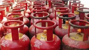 LPG Cylinder Price: मोदी सरकार ने नवरात्री से पहले 9 करोड़ लोगो दी बड़ी सौगात, सामने आई ऐसी खबर की झूम उठी महिलाये&nbsp;