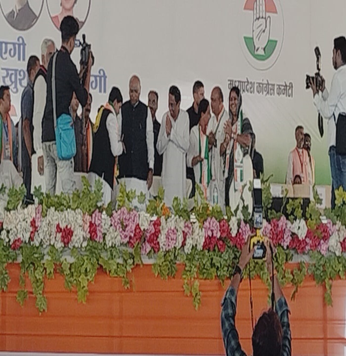MP Election 2023: राष्ट्रीय अध्यक्ष मल्लिकार्जुन खरगे बोले -18 वर्ष एक बाद, अचानक बहनो और कर्मचारियों की शिवराज सिंह को आई याद 