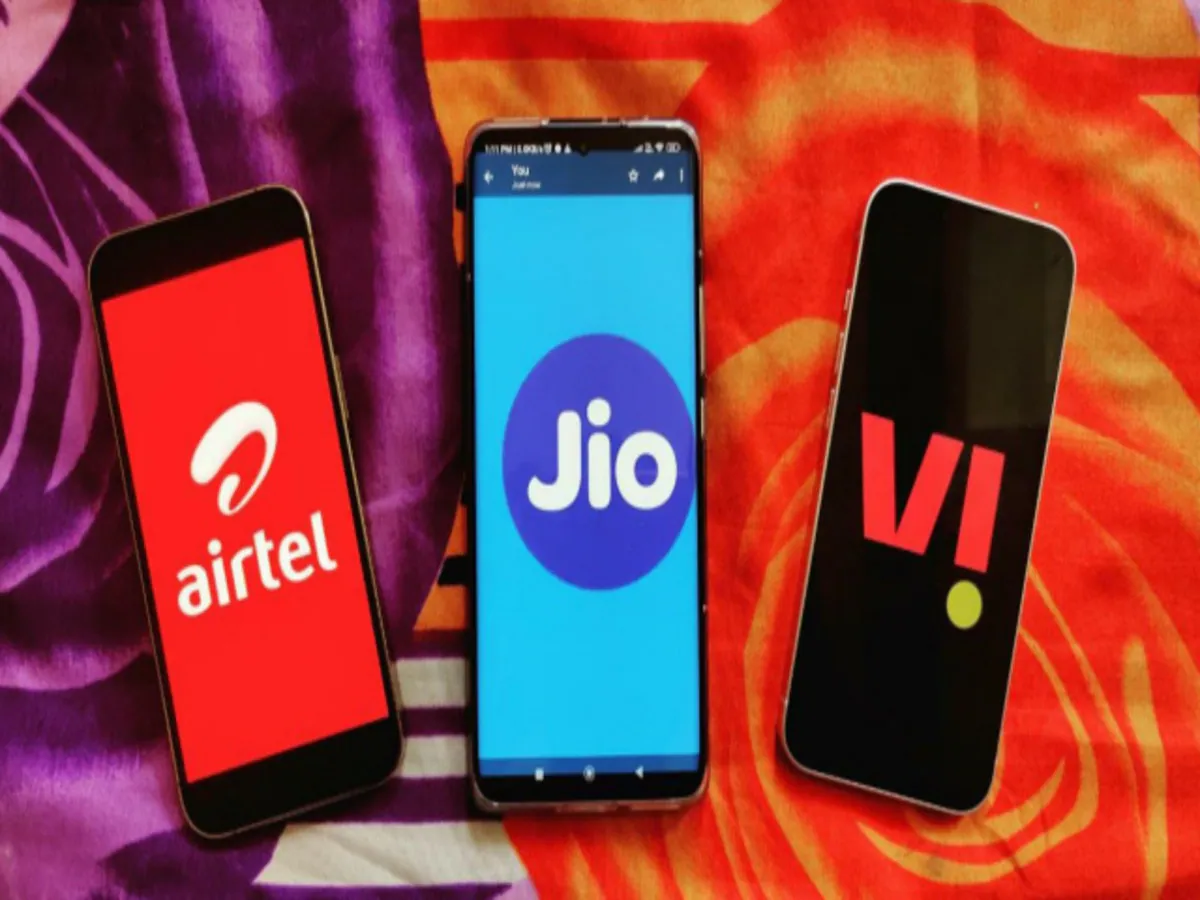 मोबाइल यूजर को लगा झटका जाने कितना होगा Jio, Airtel और Vi का रिचार्ज महंगा